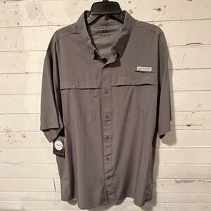 Realtree Men's XL Gray Short Sleeve Button-Up Collared Fishing Shirt NWT